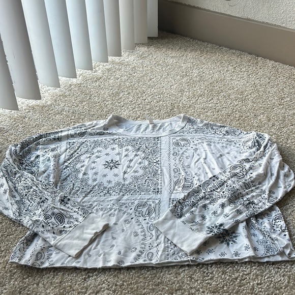 Mia & Tess Long Sleeve Paisley Shirt - Picture 2 of 3